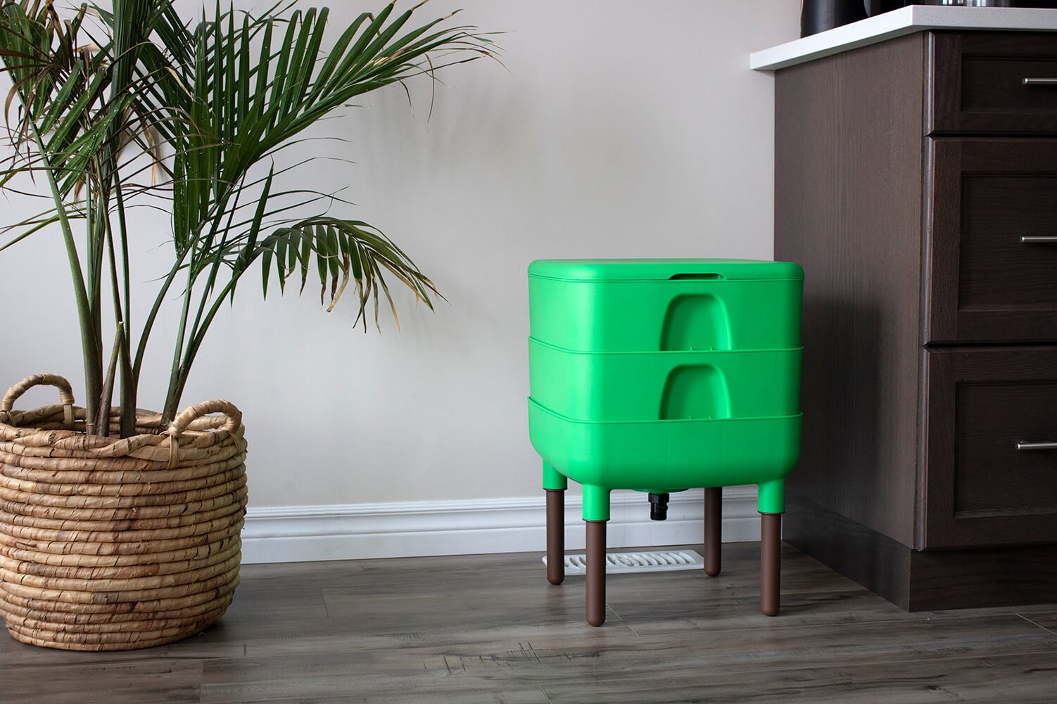 Hot-frog-essential-living-composter-green.jpeg